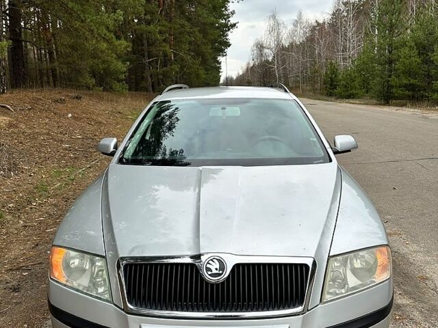 Серый Шкода Октавия, объемом двигателя 1.6 л и пробегом 245 тыс. км за 6000 $, фото 1 на Automoto.ua