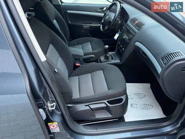 Серый Шкода Октавия, объемом двигателя 1.6 л и пробегом 187 тыс. км за 6700 $, фото 1 на Automoto.ua