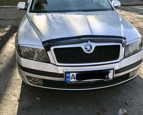 Серый Шкода Октавия, объемом двигателя 1.6 л и пробегом 278 тыс. км за 5600 $, фото 1 на Automoto.ua