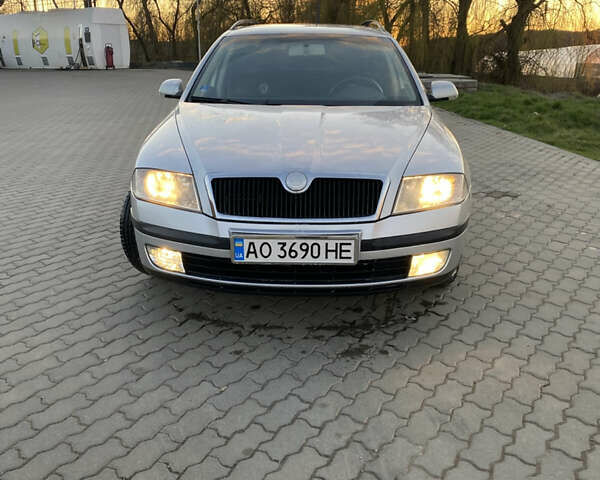 Серый Шкода Октавия, объемом двигателя 1.97 л и пробегом 260 тыс. км за 5600 $, фото 1 на Automoto.ua