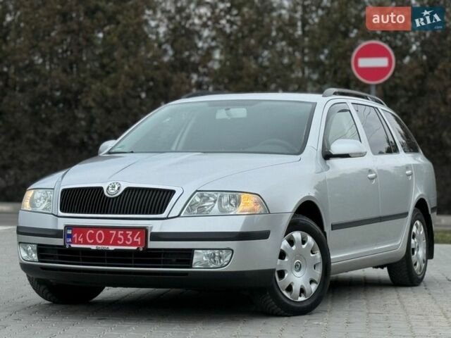 Серый Шкода Октавия, объемом двигателя 1.6 л и пробегом 219 тыс. км за 5999 $, фото 1 на Automoto.ua