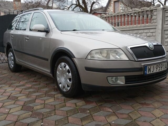 Серый Шкода Октавия, объемом двигателя 0 л и пробегом 499 тыс. км за 2749 $, фото 1 на Automoto.ua