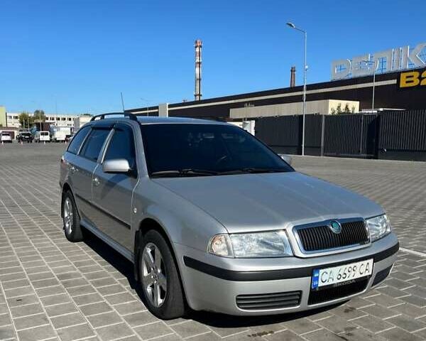 Серый Шкода Октавия, объемом двигателя 1.6 л и пробегом 241 тыс. км за 5950 $, фото 1 на Automoto.ua