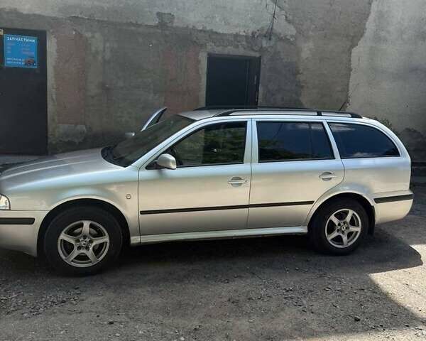 Сірий Шкода Октавія, об'ємом двигуна 1.6 л та пробігом 275 тис. км за 5300 $, фото 1 на Automoto.ua