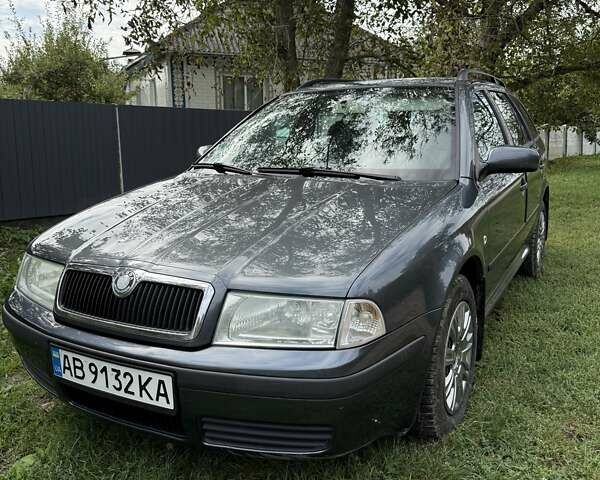 Серый Шкода Октавия, объемом двигателя 1.6 л и пробегом 225 тыс. км за 5400 $, фото 1 на Automoto.ua