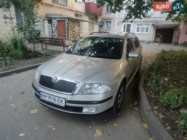 Серый Шкода Октавия, объемом двигателя 1.6 л и пробегом 202 тыс. км за 5400 $, фото 1 на Automoto.ua