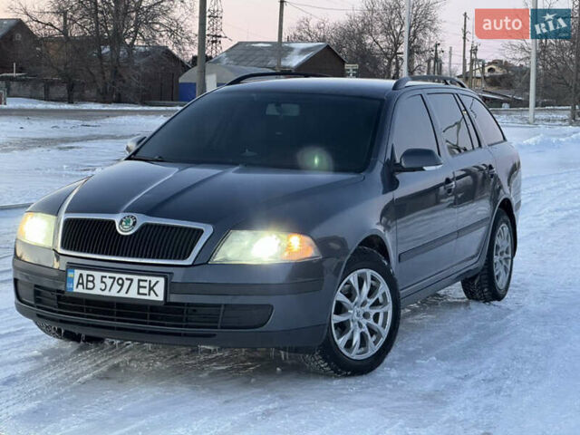 Серый Шкода Октавия, объемом двигателя 1.6 л и пробегом 240 тыс. км за 6000 $, фото 1 на Automoto.ua