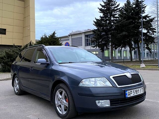 Серый Шкода Октавия, объемом двигателя 2 л и пробегом 301 тыс. км за 5911 $, фото 1 на Automoto.ua