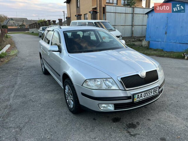 Сірий Шкода Октавія, об'ємом двигуна 1.6 л та пробігом 250 тис. км за 5100 $, фото 1 на Automoto.ua