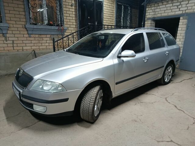 Серый Шкода Октавия, объемом двигателя 2 л и пробегом 400 тыс. км за 4900 $, фото 1 на Automoto.ua