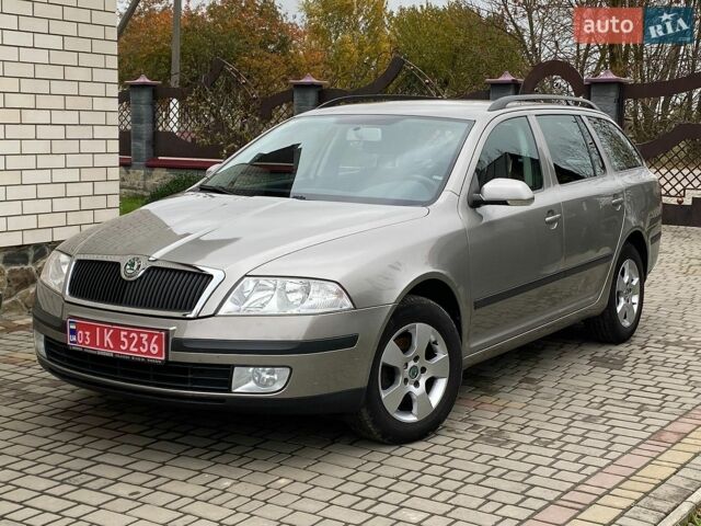 Серый Шкода Октавия, объемом двигателя 1.6 л и пробегом 213 тыс. км за 5800 $, фото 1 на Automoto.ua