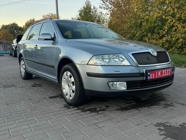Сірий Шкода Октавія, об'ємом двигуна 1.6 л та пробігом 219 тис. км за 6400 $, фото 1 на Automoto.ua