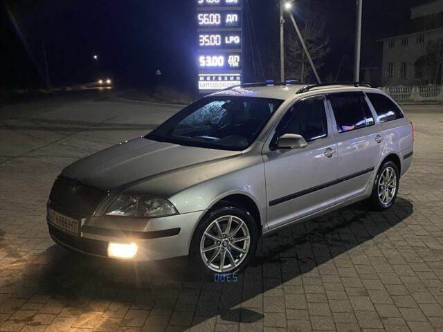 Серый Шкода Октавия, объемом двигателя 2 л и пробегом 309 тыс. км за 4600 $, фото 1 на Automoto.ua