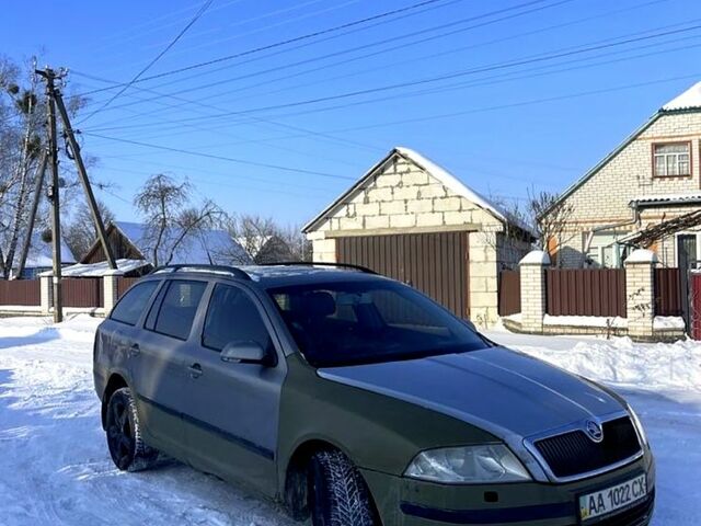 Сірий Шкода Октавія, об'ємом двигуна 1.6 л та пробігом 300 тис. км за 2900 $, фото 1 на Automoto.ua