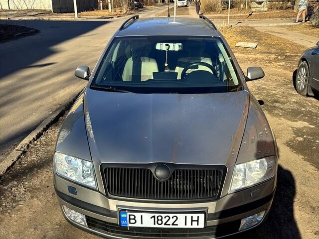 Серый Шкода Октавия, объемом двигателя 1.6 л и пробегом 230 тыс. км за 6300 $, фото 1 на Automoto.ua