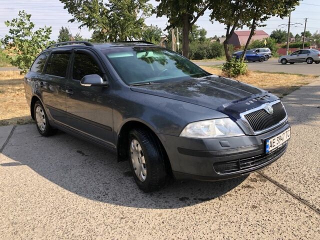 Серый Шкода Октавия, объемом двигателя 1.6 л и пробегом 230 тыс. км за 5400 $, фото 1 на Automoto.ua