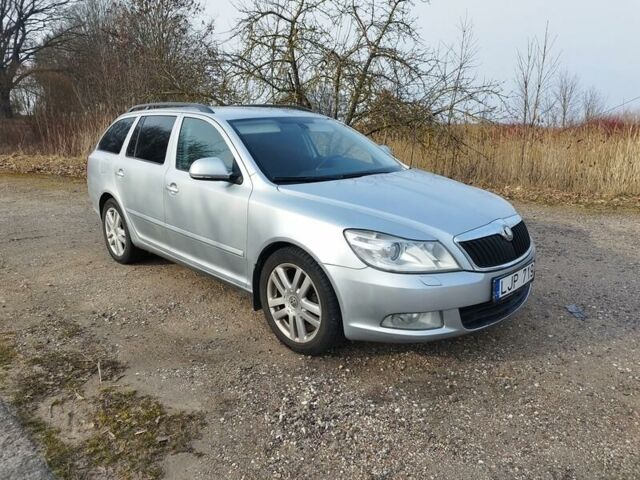Серый Шкода Октавия, объемом двигателя 1.9 л и пробегом 220 тыс. км за 1900 $, фото 1 на Automoto.ua