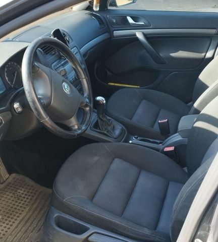Сірий Шкода Октавія, об'ємом двигуна 1.8 л та пробігом 162 тис. км за 5800 $, фото 1 на Automoto.ua