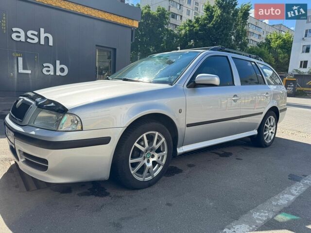 Серый Шкода Октавия, объемом двигателя 1.6 л и пробегом 226 тыс. км за 6000 $, фото 1 на Automoto.ua
