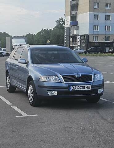 Серый Шкода Октавия, объемом двигателя 1.6 л и пробегом 210 тыс. км за 6350 $, фото 1 на Automoto.ua