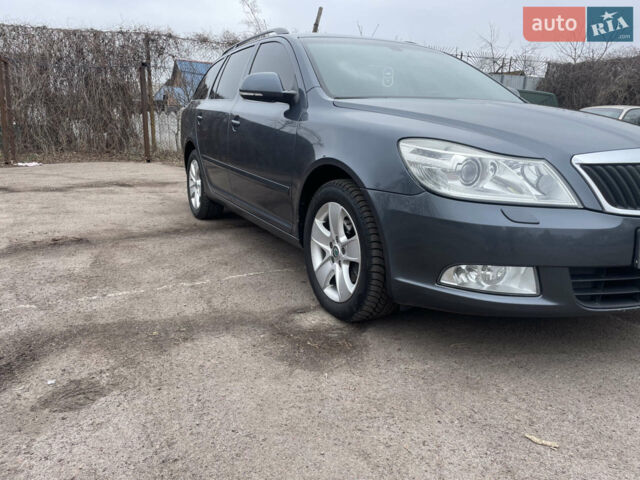 Серый Шкода Октавия, объемом двигателя 1.8 л и пробегом 260 тыс. км за 7500 $, фото 1 на Automoto.ua