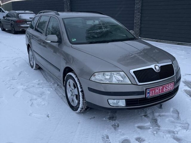 Серый Шкода Октавия, объемом двигателя 1.6 л и пробегом 240 тыс. км за 6700 $, фото 1 на Automoto.ua