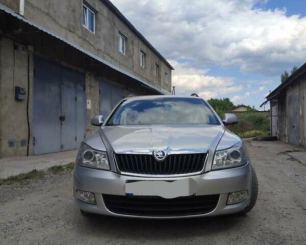 Серый Шкода Октавия, объемом двигателя 1.99 л и пробегом 289 тыс. км за 6300 $, фото 1 на Automoto.ua