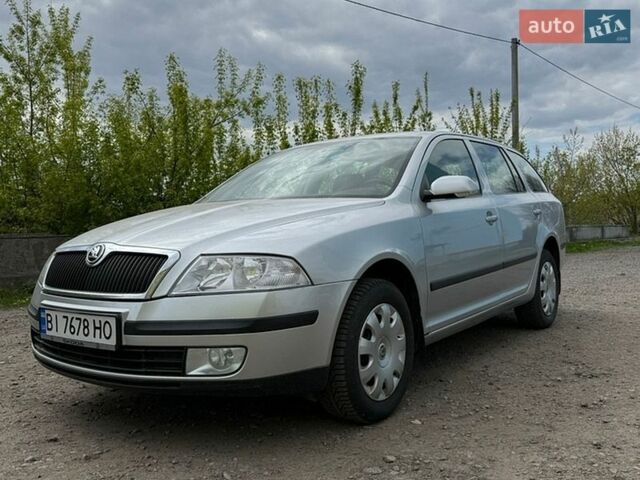 Серый Шкода Октавия, объемом двигателя 1.6 л и пробегом 242 тыс. км за 6000 $, фото 1 на Automoto.ua