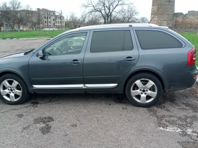 Серый Шкода Октавия, объемом двигателя 2 л и пробегом 214 тыс. км за 8000 $, фото 1 на Automoto.ua