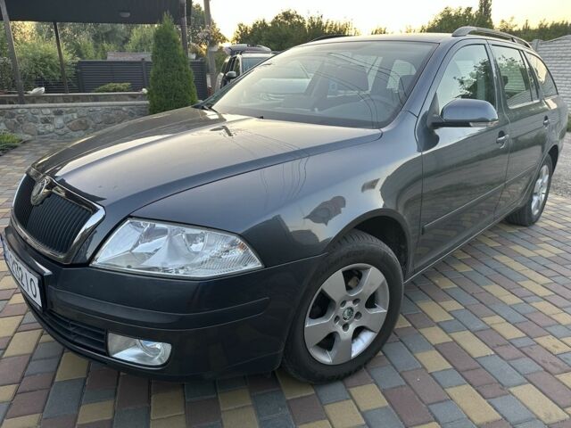 Серый Шкода Октавия, объемом двигателя 1.6 л и пробегом 252 тыс. км за 6850 $, фото 1 на Automoto.ua