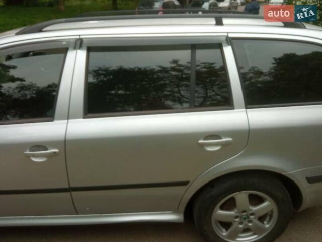 Серый Шкода Октавия, объемом двигателя 1.6 л и пробегом 273 тыс. км за 6000 $, фото 1 на Automoto.ua