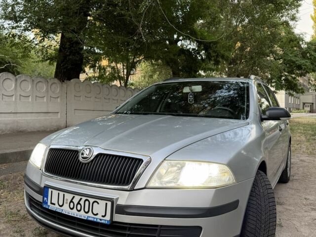 Серый Шкода Октавия, объемом двигателя 1.9 л и пробегом 500 тыс. км за 3300 $, фото 1 на Automoto.ua