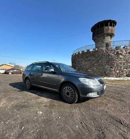 Сірий Шкода Октавія, об'ємом двигуна 1.8 л та пробігом 224 тис. км за 6800 $, фото 1 на Automoto.ua