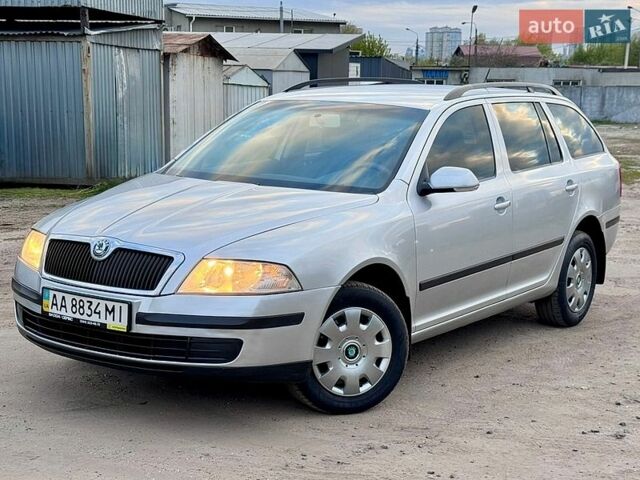 Серый Шкода Октавия, объемом двигателя 1.6 л и пробегом 234 тыс. км за 4950 $, фото 1 на Automoto.ua