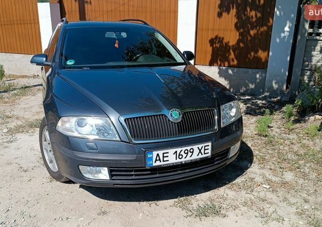 Серый Шкода Октавия, объемом двигателя 1.8 л и пробегом 230 тыс. км за 6700 $, фото 1 на Automoto.ua