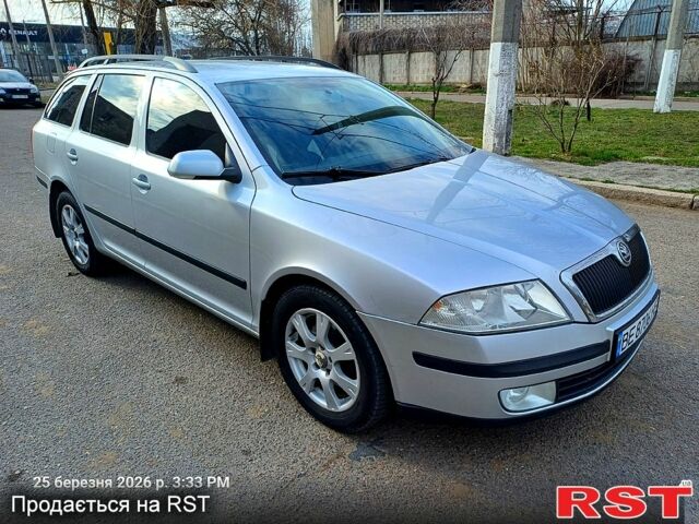 Сірий Шкода Октавія, об'ємом двигуна 2 л та пробігом 299 тис. км за 5888 $, фото 1 на Automoto.ua