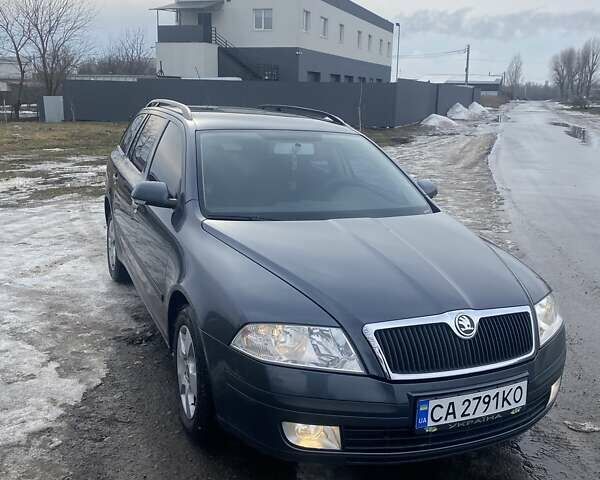 Серый Шкода Октавия, объемом двигателя 1.8 л и пробегом 247 тыс. км за 6500 $, фото 1 на Automoto.ua