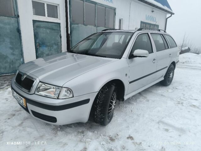 Серый Шкода Октавия, объемом двигателя 1.6 л и пробегом 180 тыс. км за 5400 $, фото 1 на Automoto.ua