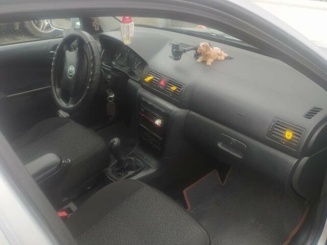 Сірий Шкода Октавія, об'ємом двигуна 1.6 л та пробігом 224 тис. км за 4500 $, фото 1 на Automoto.ua