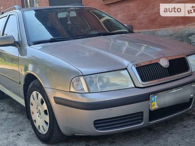 Серый Шкода Октавия, объемом двигателя 1.6 л и пробегом 320 тыс. км за 5500 $, фото 1 на Automoto.ua