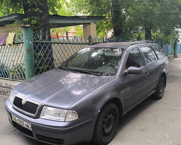 Серый Шкода Октавия, объемом двигателя 1.9 л и пробегом 395 тыс. км за 5500 $, фото 1 на Automoto.ua