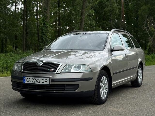 Серый Шкода Октавия, объемом двигателя 1.6 л и пробегом 270 тыс. км за 5900 $, фото 1 на Automoto.ua