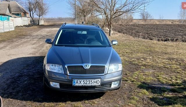 Серый Шкода Октавия, объемом двигателя 1.8 л и пробегом 280 тыс. км за 7100 $, фото 1 на Automoto.ua