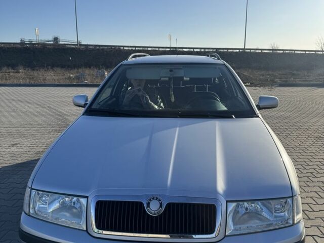 Серый Шкода Октавия, объемом двигателя 0 л и пробегом 200 тыс. км за 4500 $, фото 1 на Automoto.ua