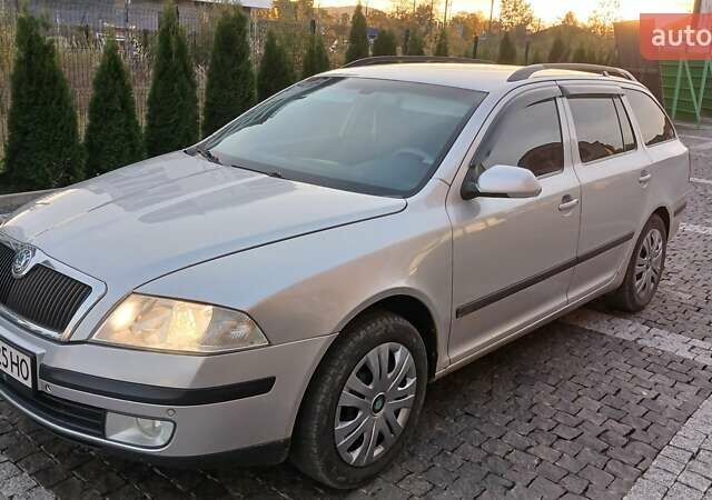 Шкода Октавия 2008 в Хусте на Automoto.ua Серый Шкода Октавия, объемом двигателя 2 л и пробегом 331 тыс. км за 6300 $, фото 1 на Automoto.ua