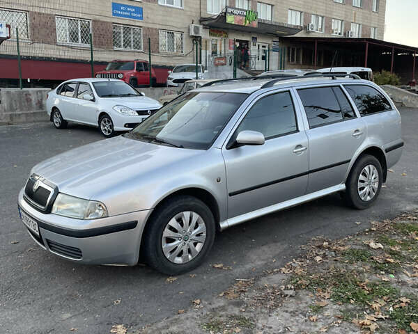 Серый Шкода Октавия, объемом двигателя 1.6 л и пробегом 211 тыс. км за 5350 $, фото 1 на Automoto.ua