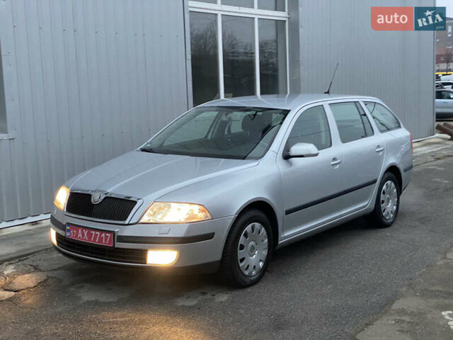 Серый Шкода Октавия, объемом двигателя 1.6 л и пробегом 197 тыс. км за 5999 $, фото 1 на Automoto.ua