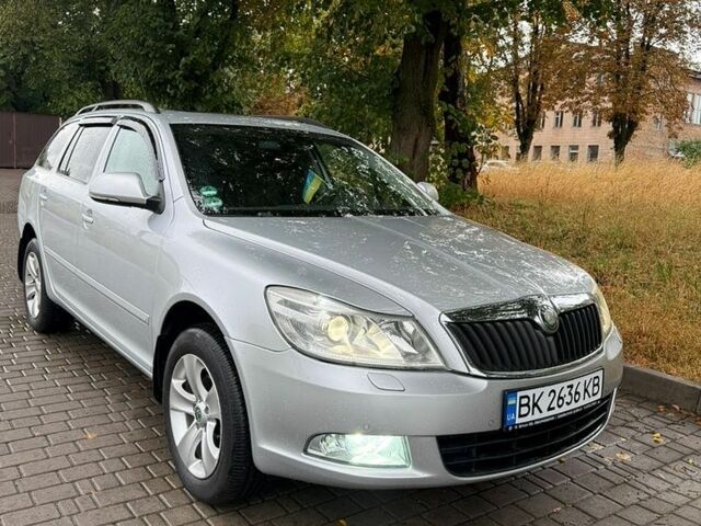 Серый Шкода Октавия, объемом двигателя 1.97 л и пробегом 291 тыс. км за 9300 $, фото 1 на Automoto.ua
