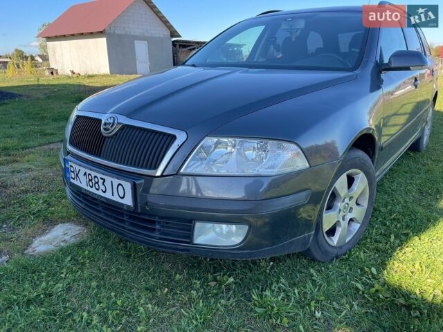 Серый Шкода Октавия, объемом двигателя 1.6 л и пробегом 265 тыс. км за 4900 $, фото 1 на Automoto.ua