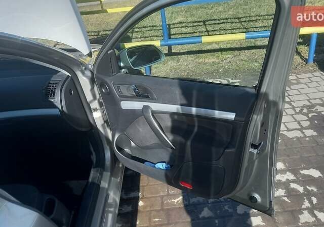 Сірий Шкода Октавія, об'ємом двигуна 1.6 л та пробігом 347 тис. км за 5100 $, фото 1 на Automoto.ua